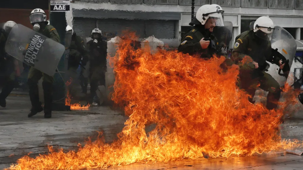 Střet s řeckou policií při demonstraci