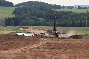 Začala stavba dalšího úseku D6