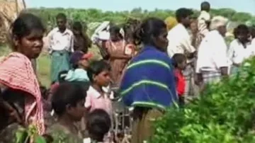 Srílanští civilisté opouštějí bojovou zónu