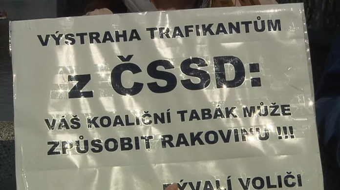 Protest proti ČSSD při oslavách Svátku práce