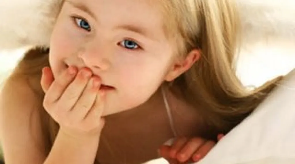 Holčička s Downovým syndromem