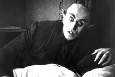 Nosferatu s Dafoem i Deppovou zahájil natáčení v Praze. V Česku chce Hollywood udělat i další horory