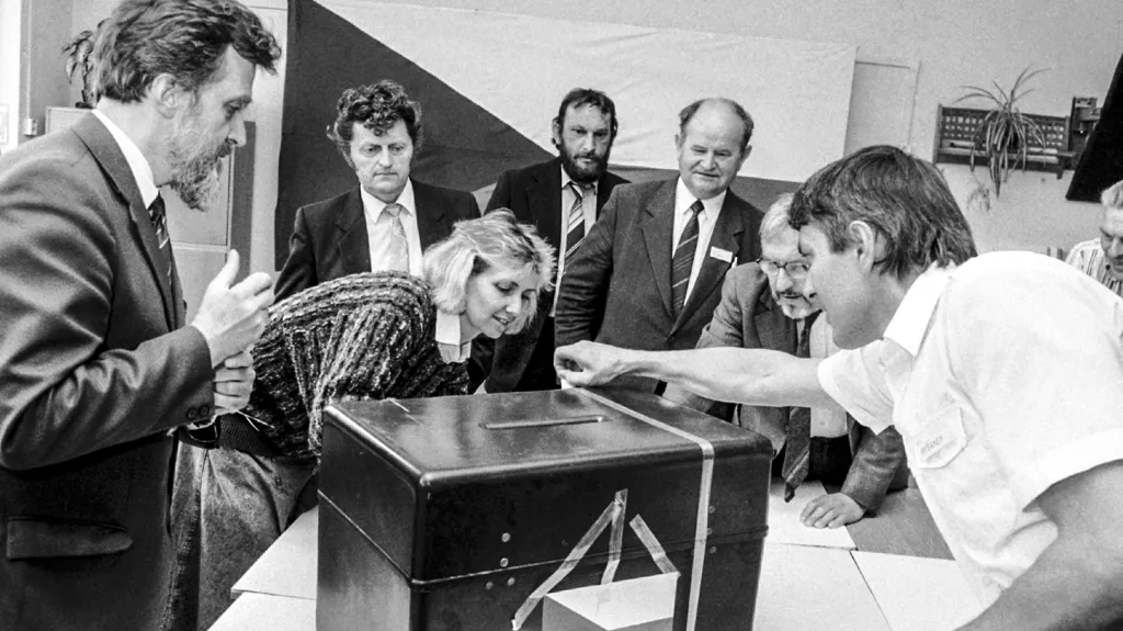 Svobodné volby v roce 1990