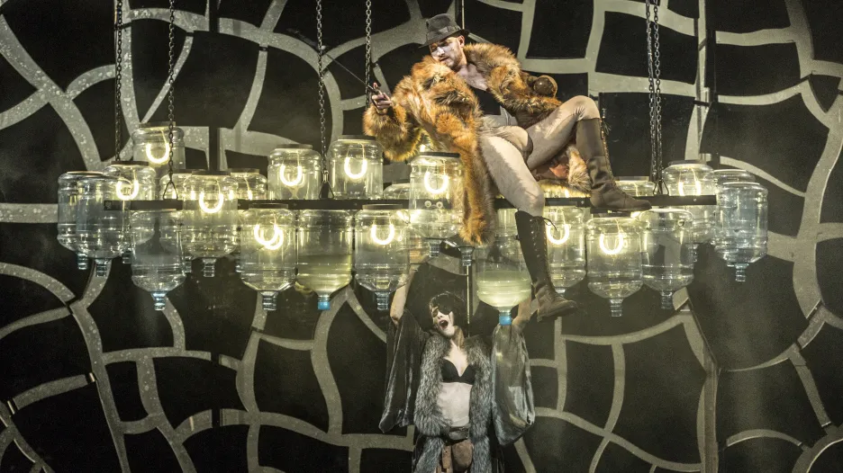 Reportáž: Opera Sternenhoch v Národním divadle