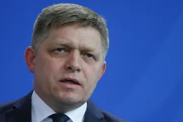 Slovenská prokuratura zrušila obvinění expremiéra Fica