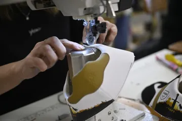 Výrobců obuvi ubývá, trendy i návyky zákazníků mění trh