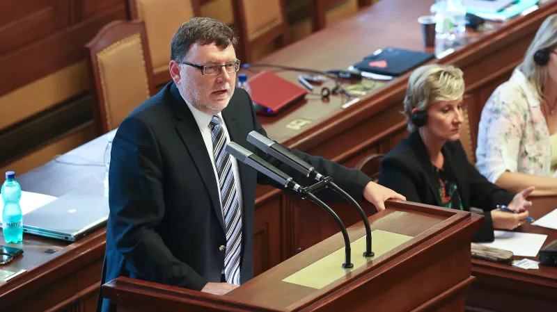 Zbyněk Stanjura (ODS) u řečnického pultu