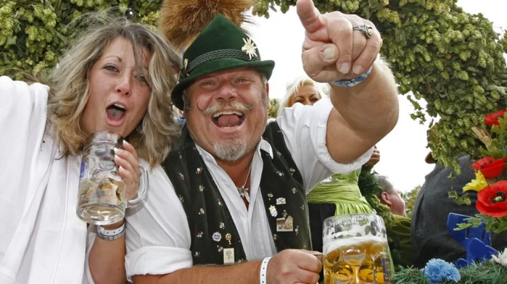 Návštěvníci Oktoberfestu
