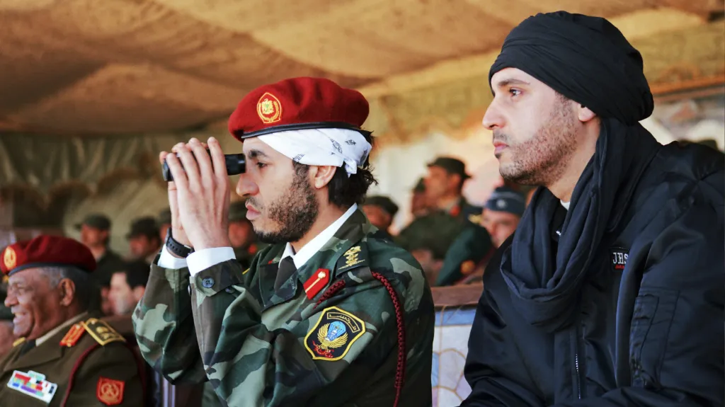 Hannibal Kaddáfí (vpravo) na snímku se svým bratrem Saadím