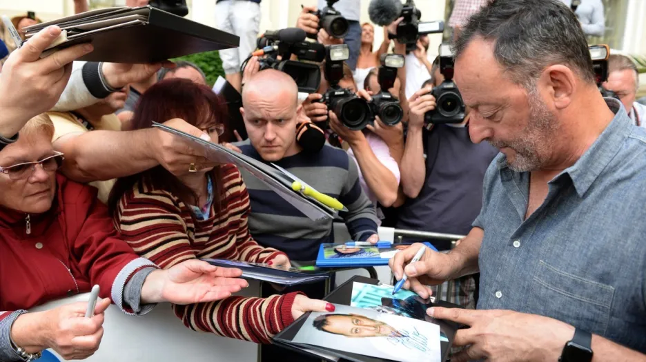 Události v kultuře: Do Varů přijel Jean Reno