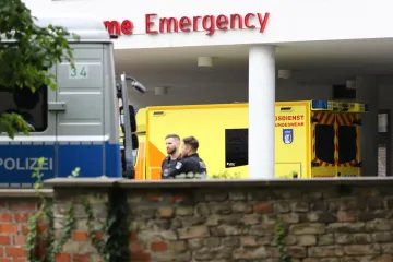 Navalnyj je v Berlíně. Bez nouzového přistání by byl zemřel, tvrdí organizátor transportu