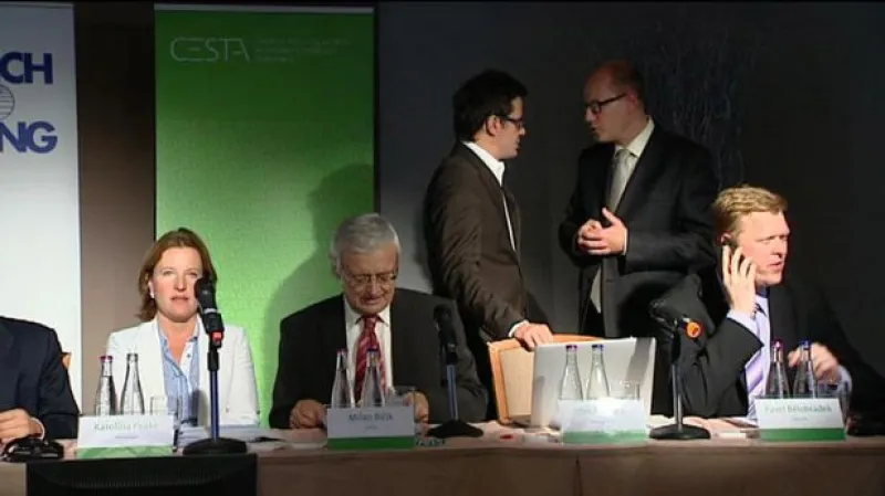 Část konference s projevy politiků
