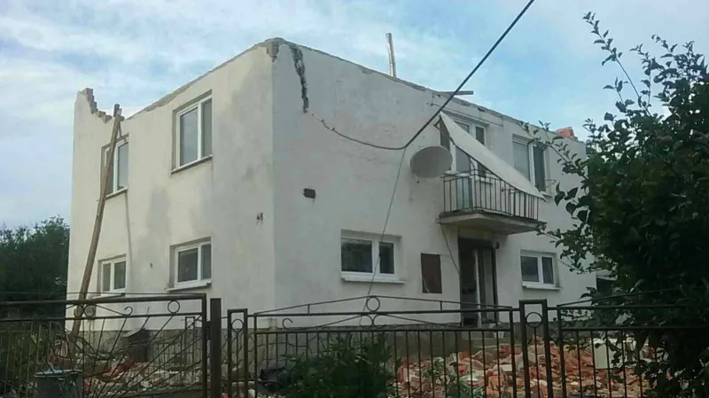 Následky tornáda v Petkovcích