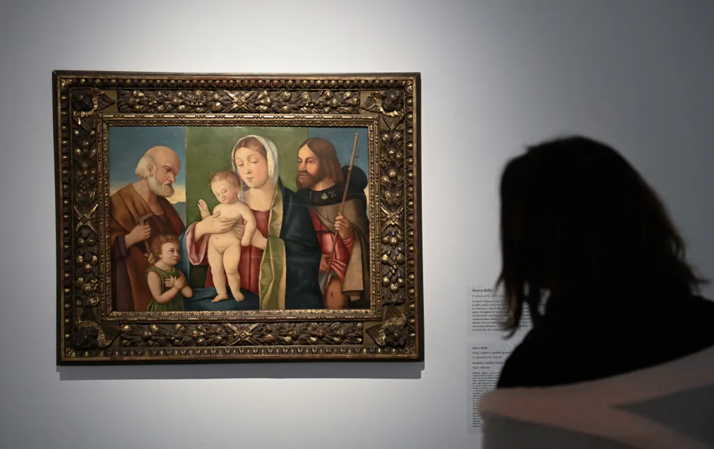 Lidé ve Zlíně uvidí například obraz Marca Bella Svatá rodina s malým Janem Křtitelem a sv. Rochem z prvního desetiletí 16. století, který je jedním z nejstarších děl ostravské sbírky evropského malířství