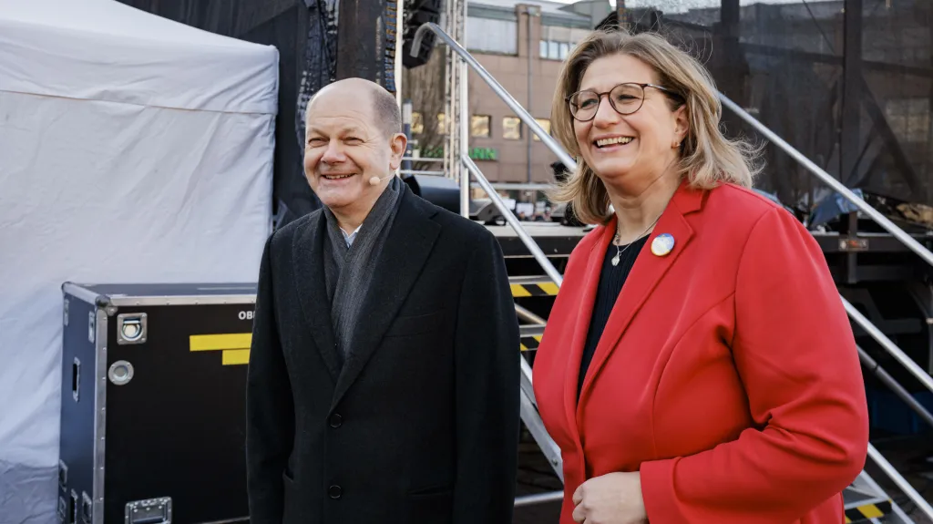 Předsedkyně německé sociální demokracie (SPD) Anke Rehlingerová a kancléř Olaf Scholz