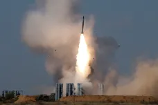 Rusko v Sýrii poprvé zaútočilo systémem S-300 na izraelské letouny, tvrdí televize