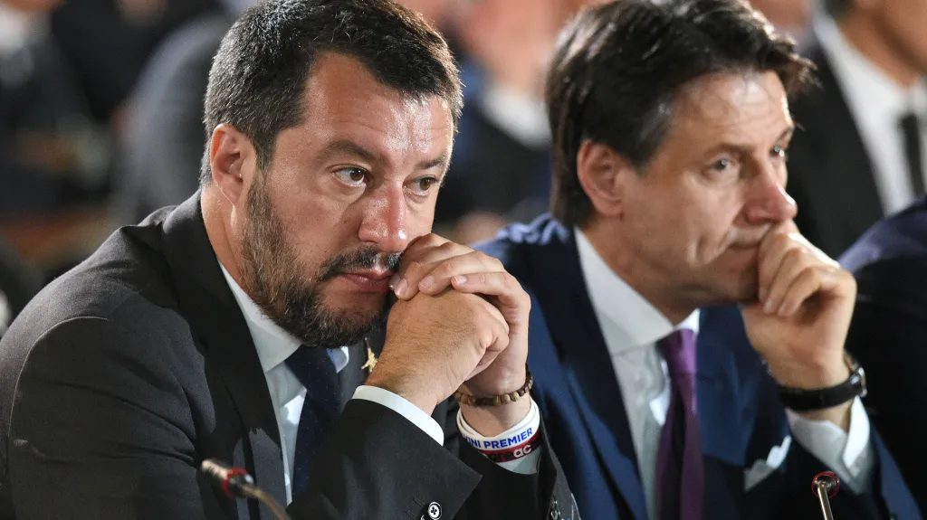 Italský ministr vnitra Matteo Salvini s premiérem Giuseppem Contem