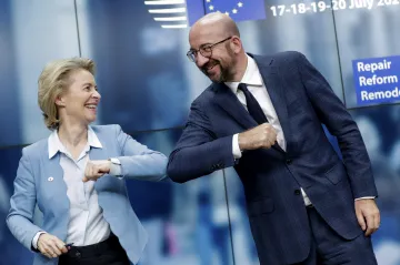 Unijní lídři schválili podobu fondu obnovy ekonomiky. Evropa je silná a jednotná, řekl Michel