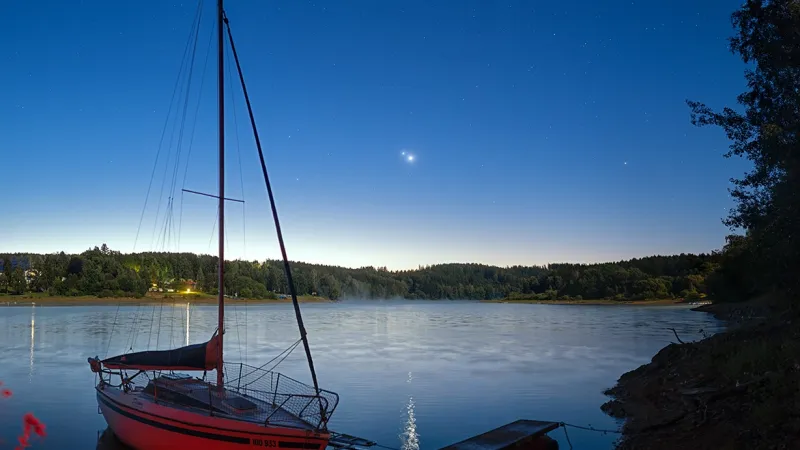 Konjunkce Venuše a Jupiteru nad Sečskou přehradou (12. srpna 2025)