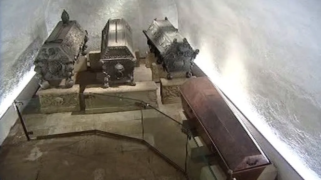 Rakve s pozůstatky olomouckých biskupů