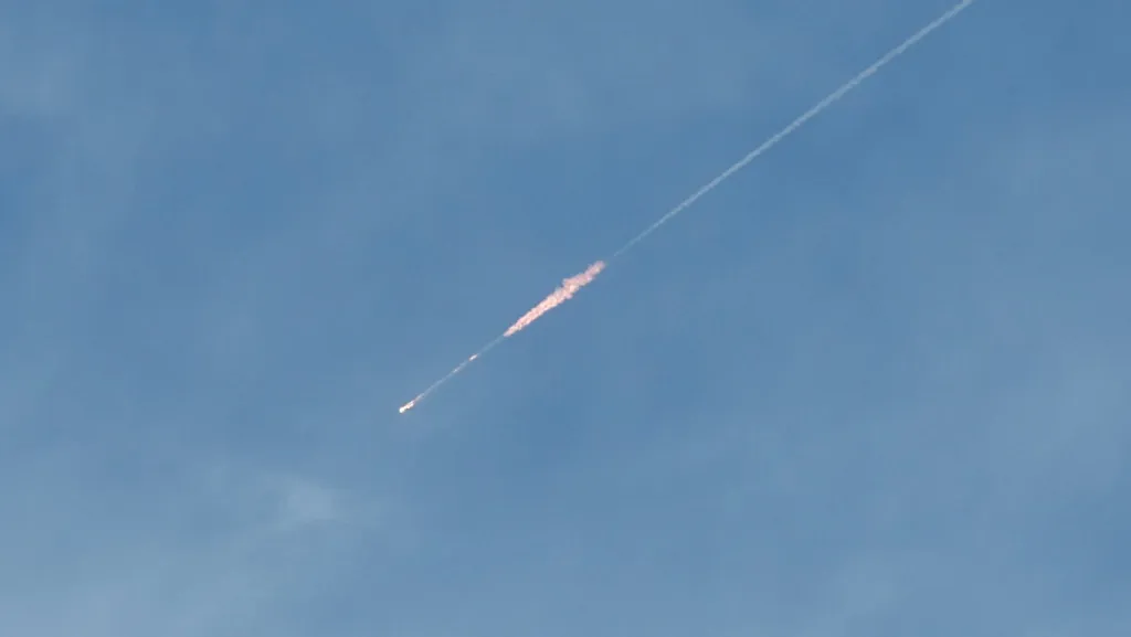 Íránská raketa letící směrem na Izrael