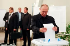 Jednotné Rusko vyhrálo parlamentní volby, odhady mu přisuzují 44,5 % hlasů