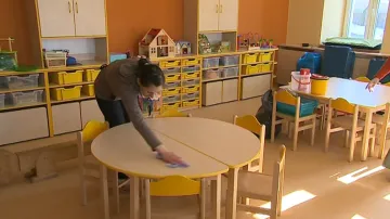 Učitelky s dětmi se chystají do nového