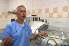 Lékaři v Brně udržují při životě těhotnou ženu po mozkové smrti, chtějí zachránit dítě