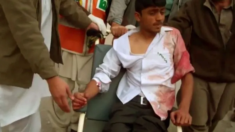 Události, komentáře k masakru na škole v Péšávaru