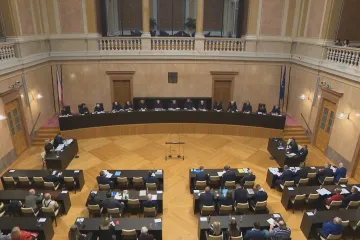 Pavel by měl navrhnout další kandidáty na ústavní soudce. Sešel se s Langáškem a Uhlem