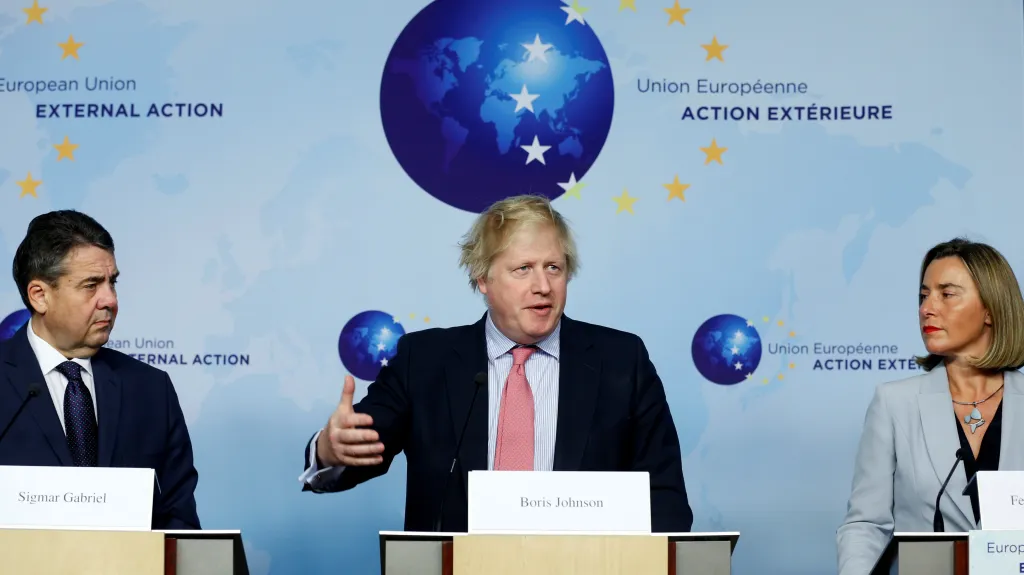 Boris Johnson, Sigmar Gabriel a Federica Mogheriniová