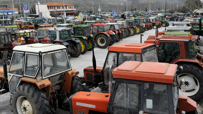 Zemědělci blokují hlavní tahy a významná města
