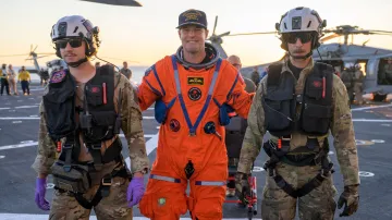 Astronaut Jeremy Hansen po návratu na Zemi