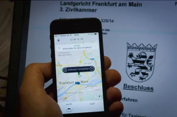 Německý soud zakázal alternativní taxislužbu Uber v celé zemi