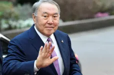 „Soudím, že vláda musí odstoupit,“ řekl kazašský prezident. A vláda odstoupila