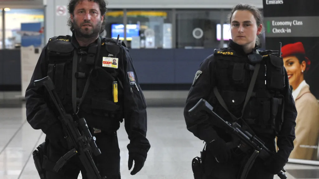 Policie na pražském letišti
