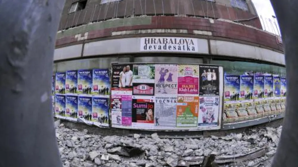 Bourání části Automatu Svět