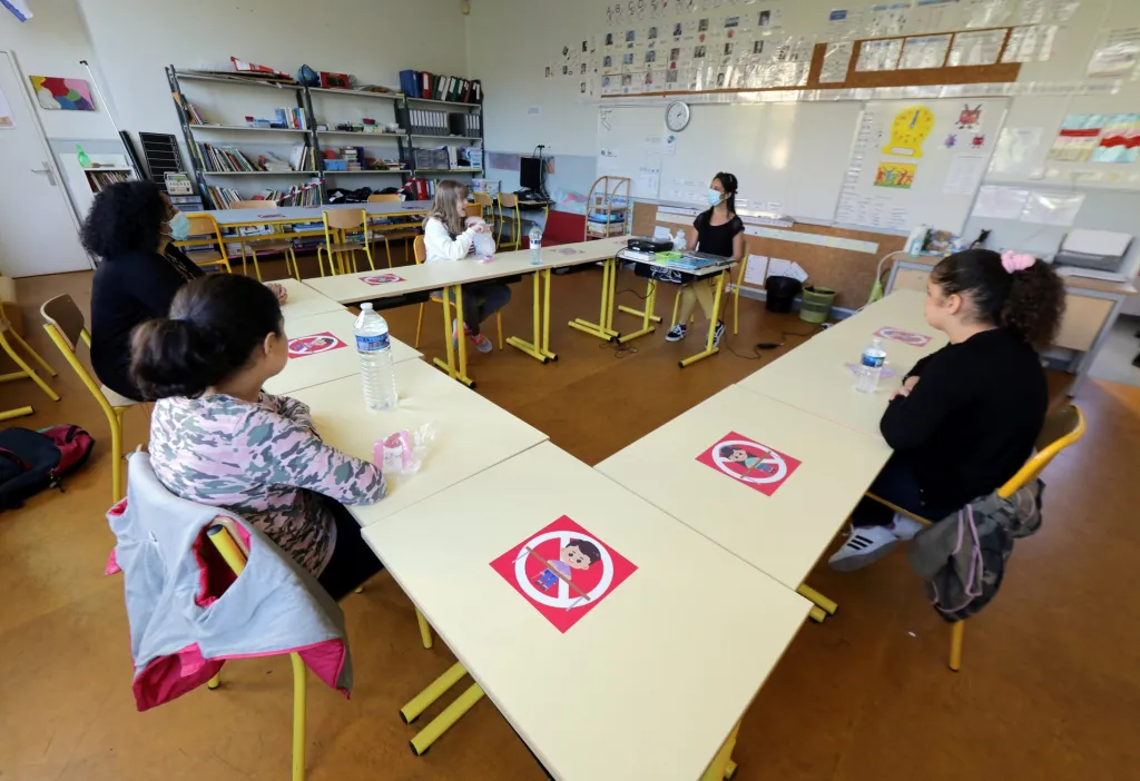 Otevření základních škol ve Francii a nová nařízení