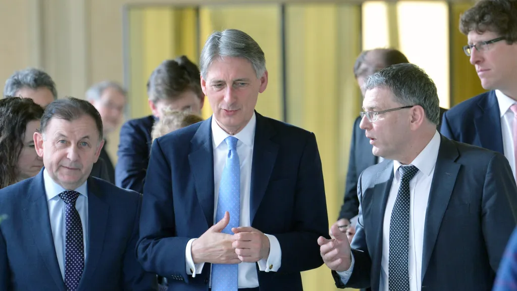 Ministr zahraničních věcí Lubomír Zaorálek a jeho britský protějšek Philip Hammond