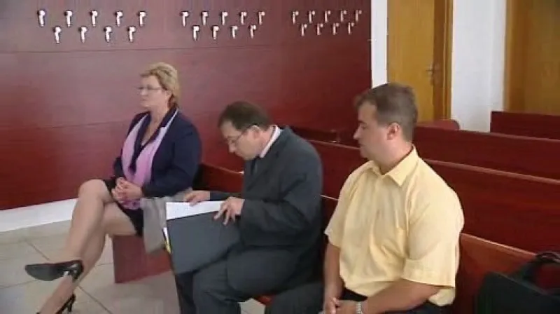 Trojice obžalovaných před soudem