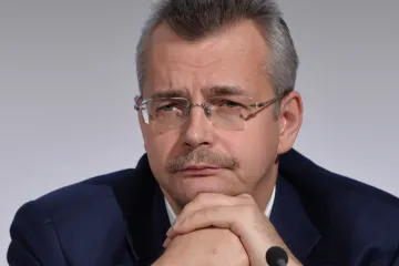 Tvrdík je zpět v představenstvu CEFC. Po splacení dluhu skončil krizový management J&T