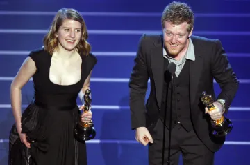 The Answer Is Yes. Irglová a Hansard zveřejnili první společnou píseň po třinácti letech