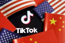 Čína hrozí odvetou kvůli aplikacím TikTok a WeChat. Trump podle ní překročil své pravomoci