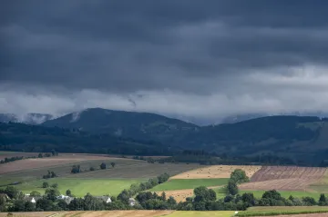 Vydatné deště v úterý zkropí hory v pohraničí. Poté nastane babí léto