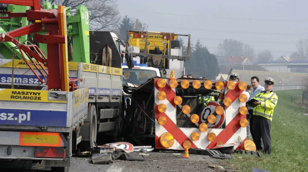 Policisté u dopravní nehody