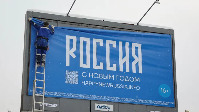 V Moskvě odstraňují jeden z billboardů s odkazem na stránku Navalného týmu