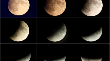 Kombinace obrázků ukazuje částečné zatmění Měsíce v Berlíně