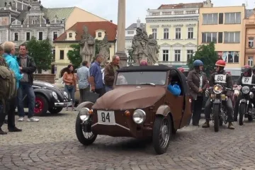Automobiloví veteráni ovládli Kolín a okolí