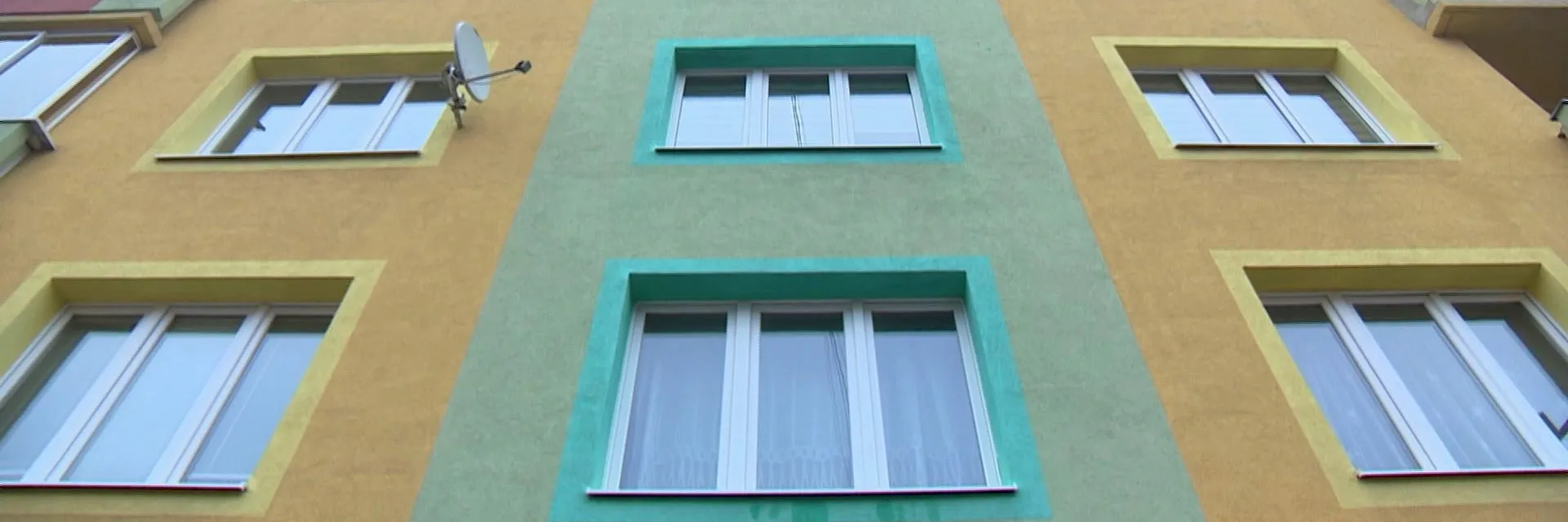 Zlomek lidí z pohyblivého domu v Chomutově smí domů