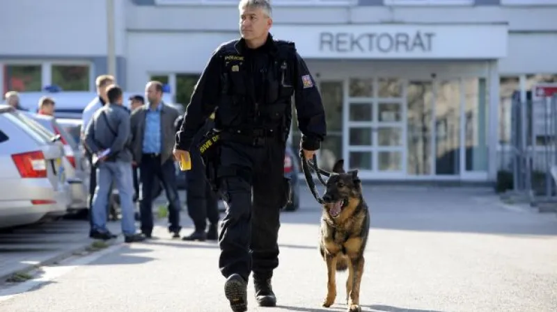 Události: Bombový poplach v Pardubicích